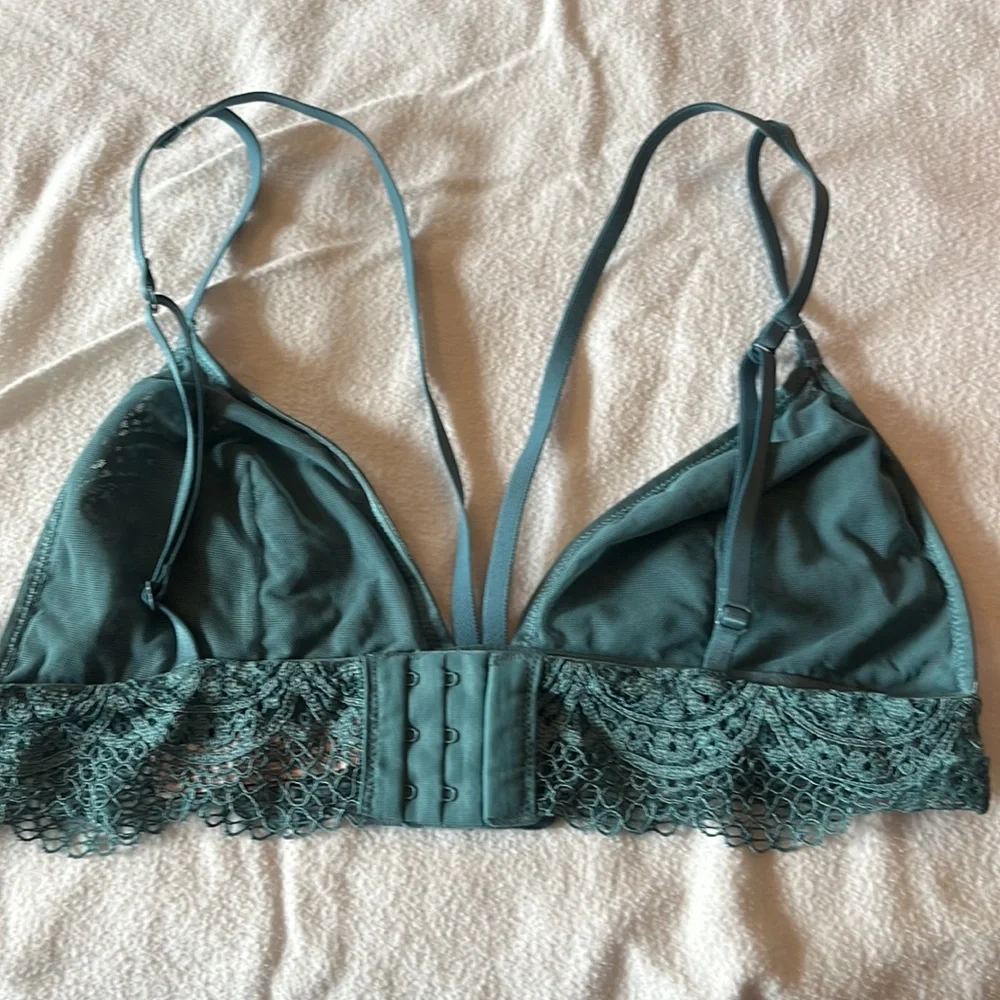 Victoria’s Secret Women’s Bralette - Picture 2 of 5